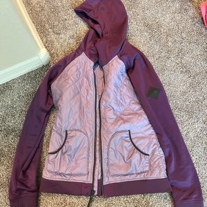 Great condition north face zip up hoodie. Size M.